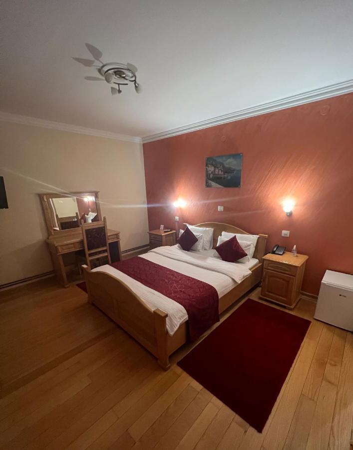 Saint Paul Accommodation Кралево Екстер'єр фото