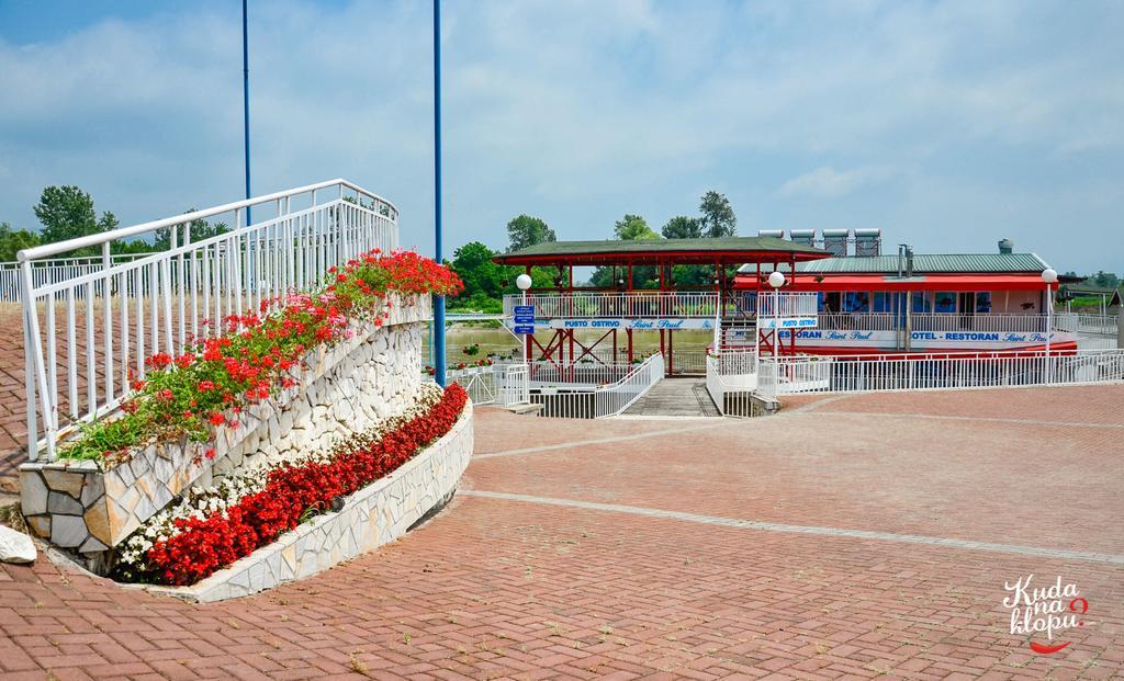 Saint Paul Accommodation Кралево Екстер'єр фото